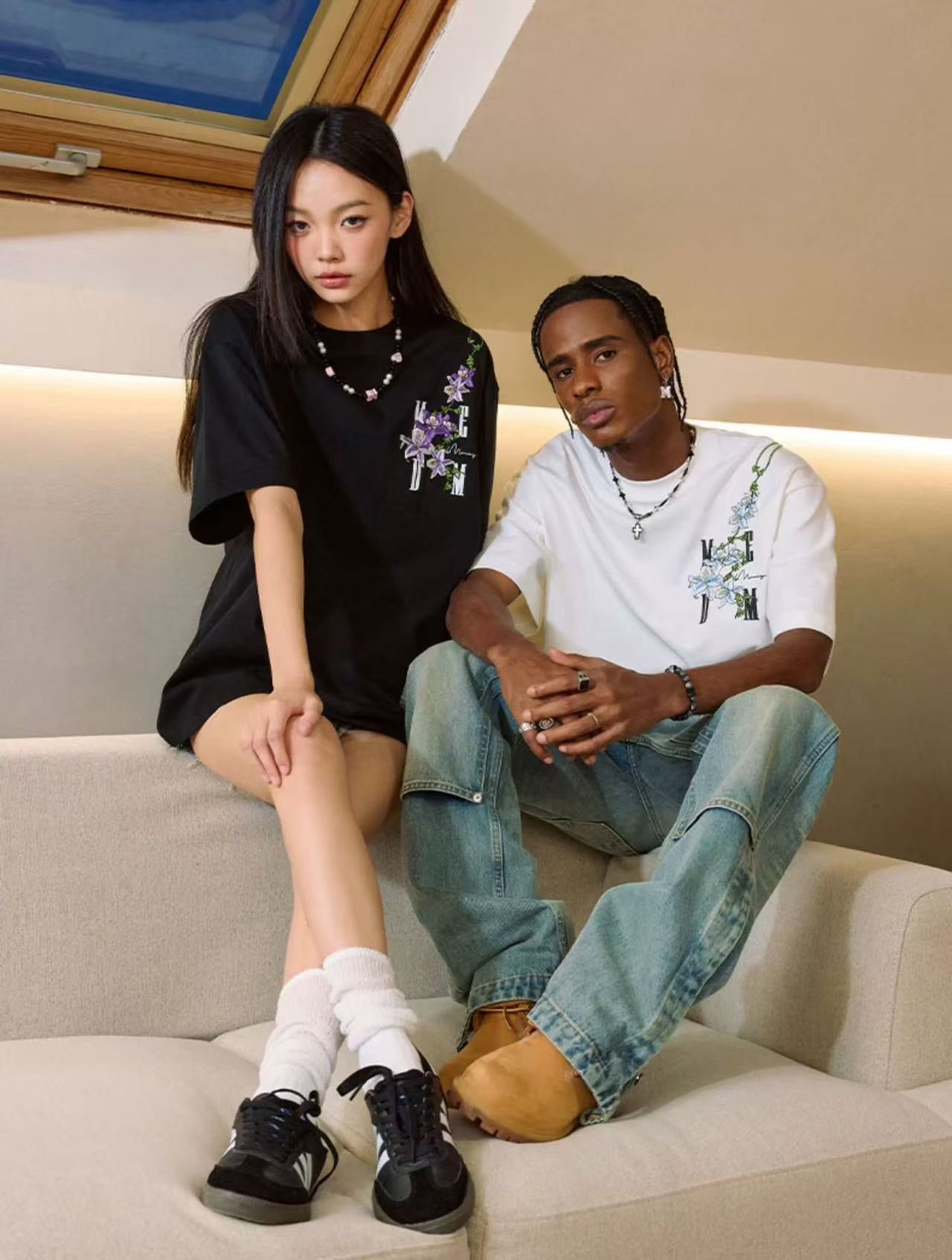 MEDM Vine and Flower Embroidered Short-sleeved T-shirt