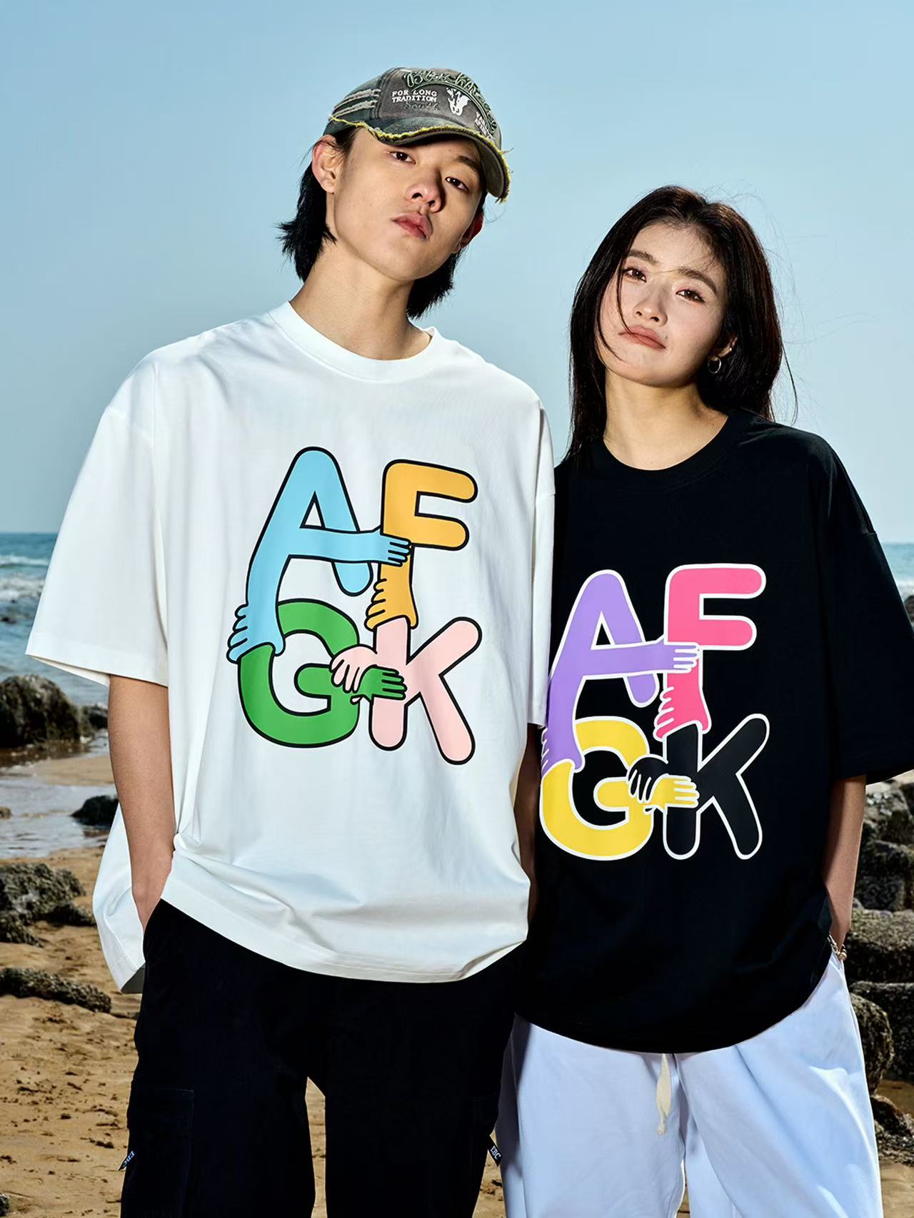 AFGK Holding Hands Fun Printed Short-sleeved T-shirt