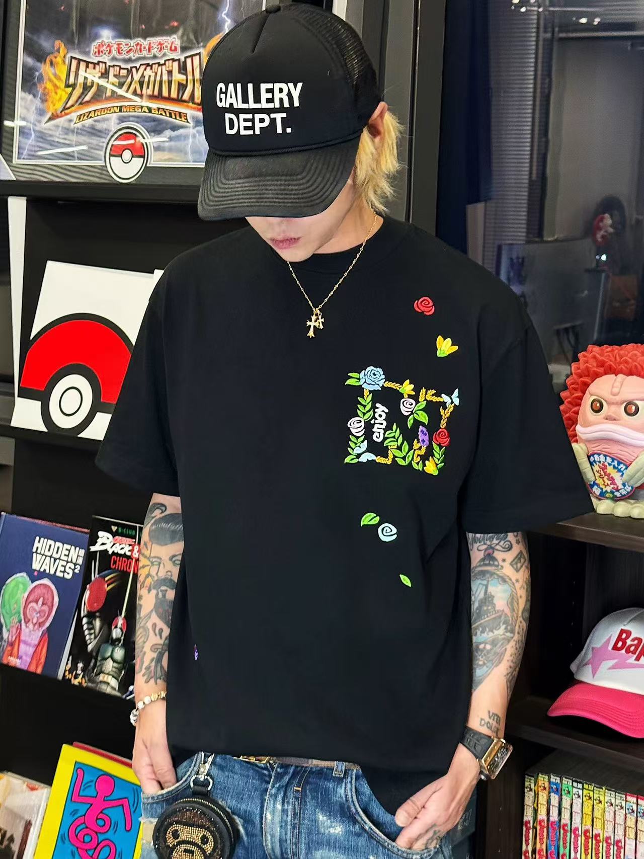 MEDM Embroidered Floral Short-sleeved T-shirt