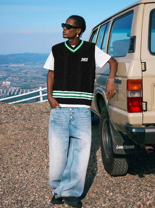 MEDM V-neck Embroidered Sleeveless Sweater