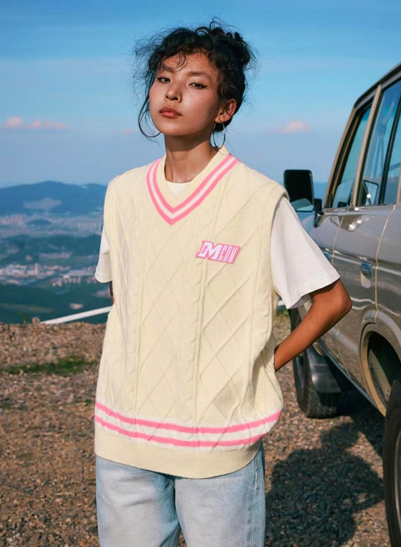 MEDM V-neck Embroidered Sleeveless Sweater