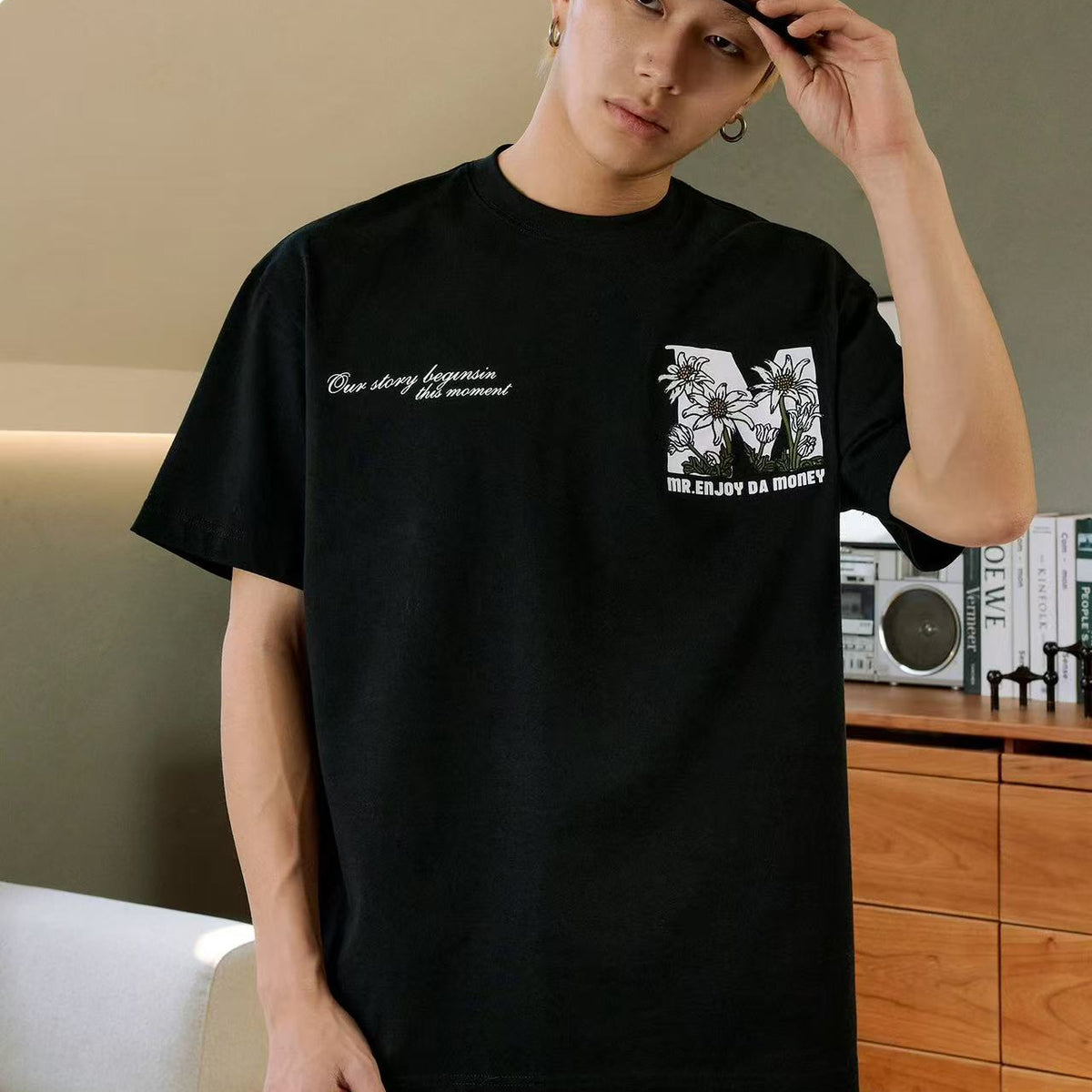 MEDM Large M Hand-painted Daisy Flower Short-sleeved T-shirt
