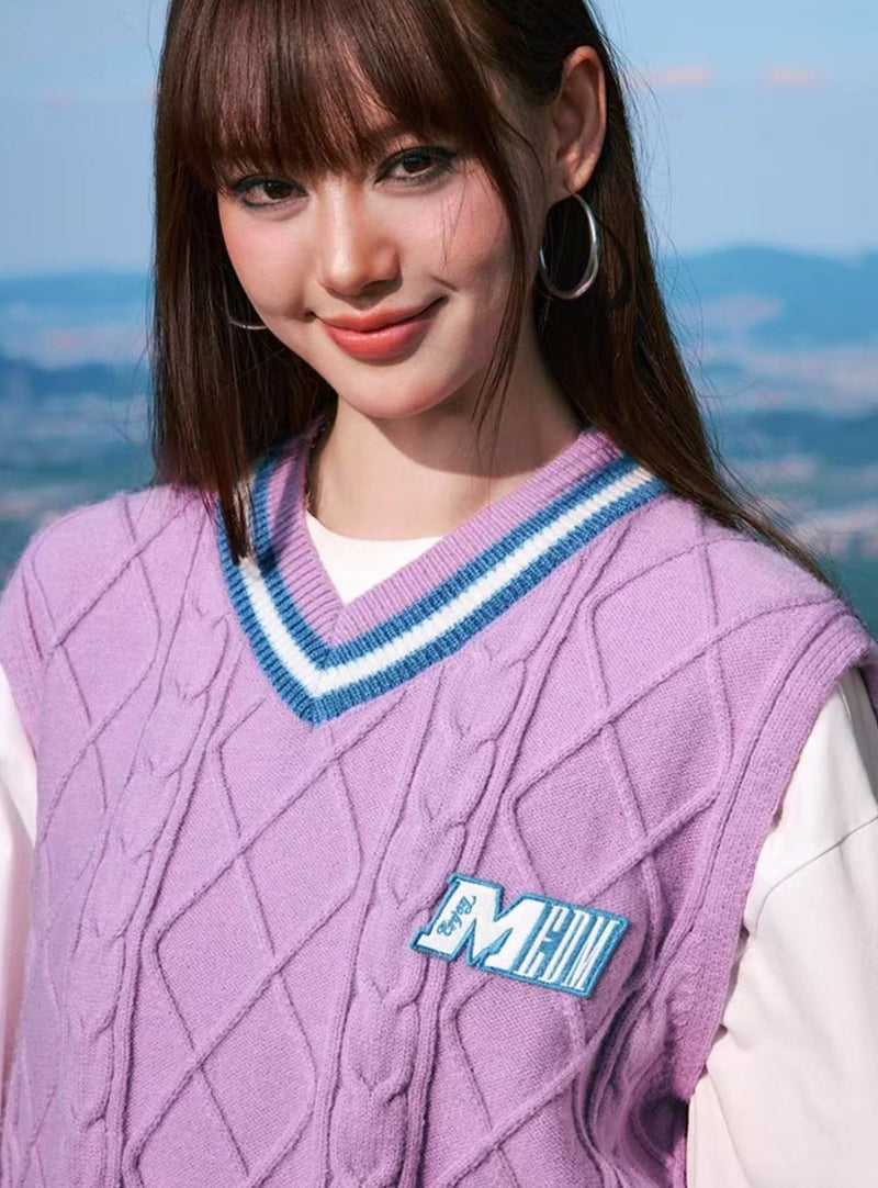 MEDM V-neck Embroidered Sleeveless Sweater