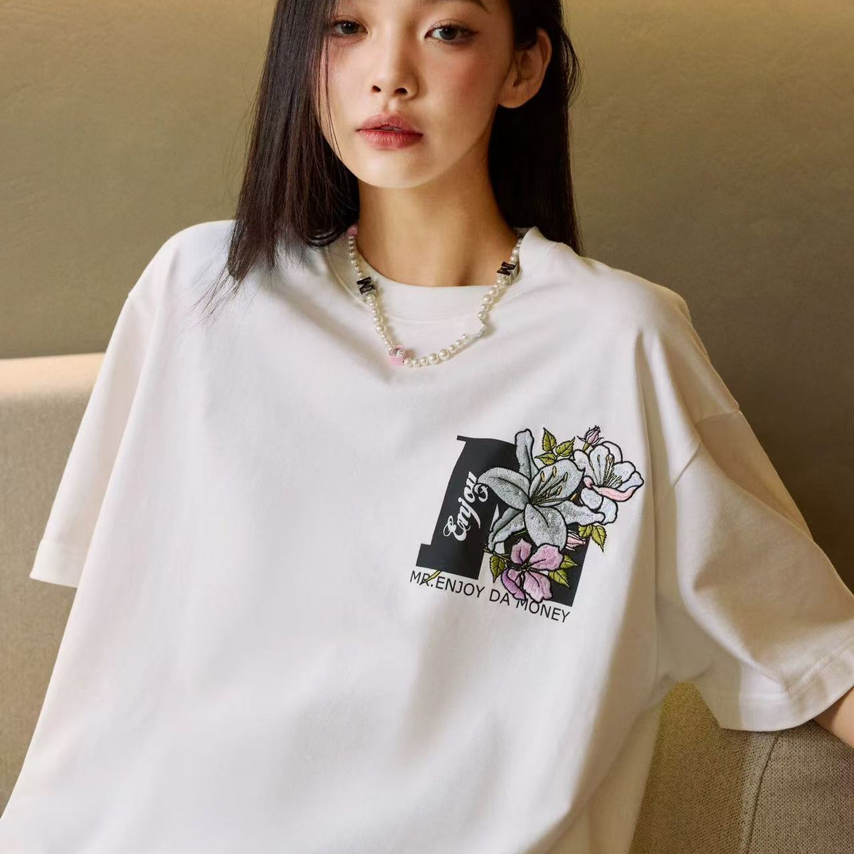 MEDM Flowers Blooming 3D Embroidered LOGO Short-sleeve T-shirt