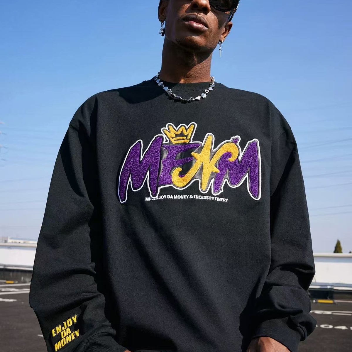 MEDMxNecessityFinery Toothbrush Embroidered Long-sleeved T-shirt
