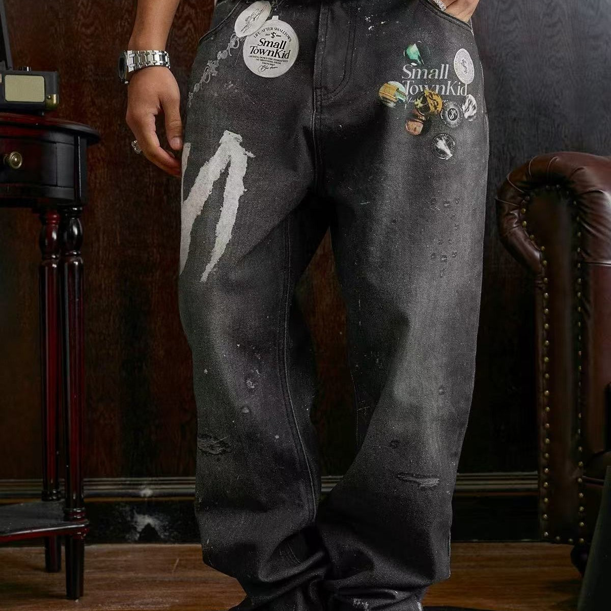 STK Vintage Distressed Wash 3D Badge Print Jeans