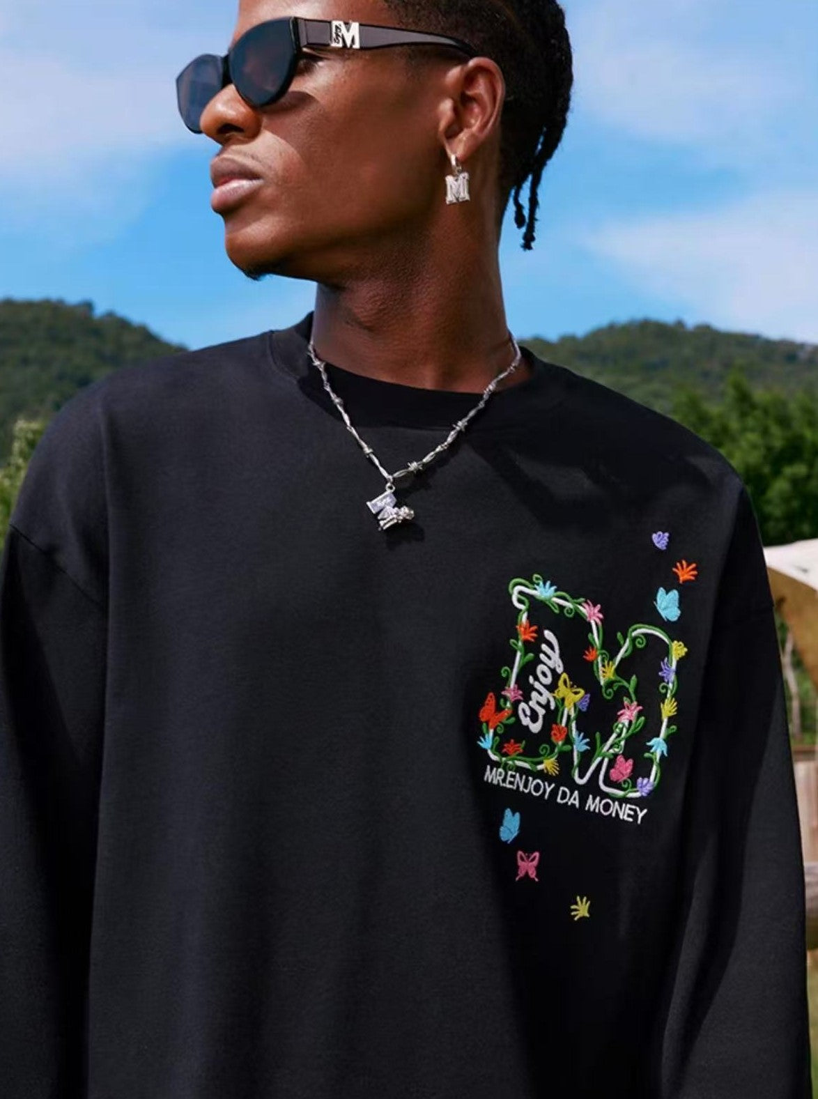 MEDM  Scattered Flower Embroidery Long-sleeved T-shirt