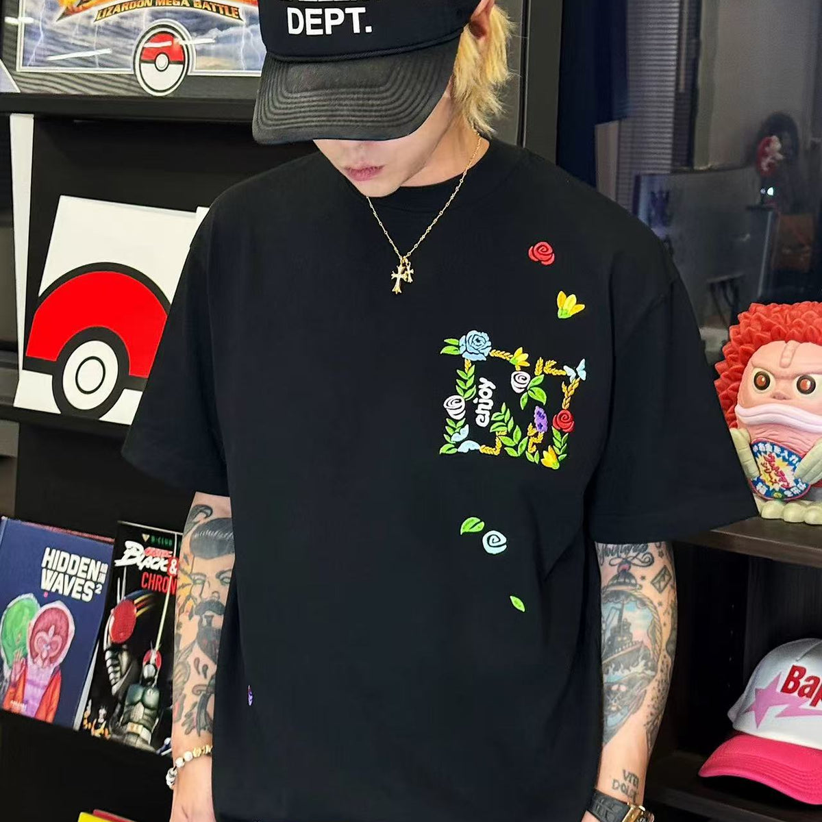 MEDM Embroidered Floral Short-sleeved T-shirt