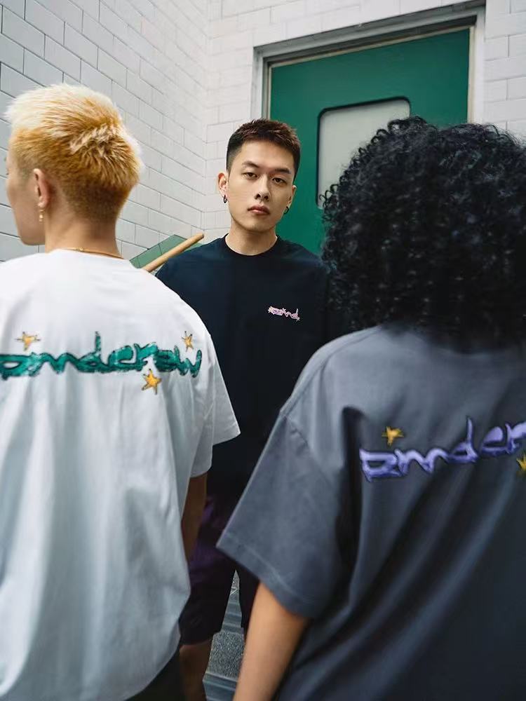 REMEDY Hand-painted Stars Print Short-sleeved T-shirt