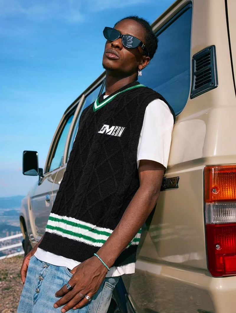 MEDM V-neck Embroidered Sleeveless Sweater