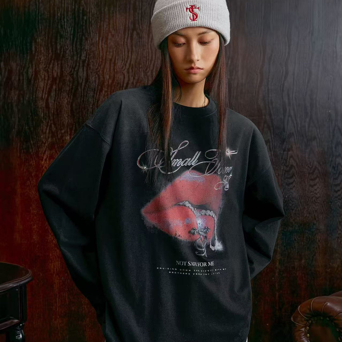 STK Vintage Dirty Wash Glitter Lip Long-Sleeve T-Shirt