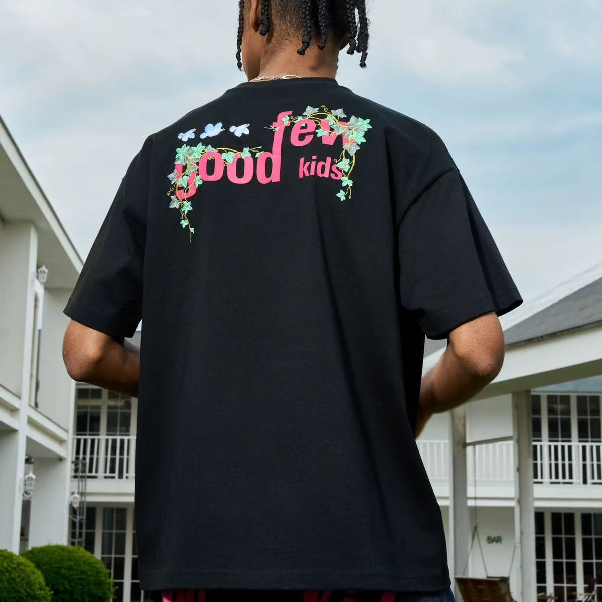 AFGK "Vine Garden" Rose Embroidered Short-sleeved T-shirt