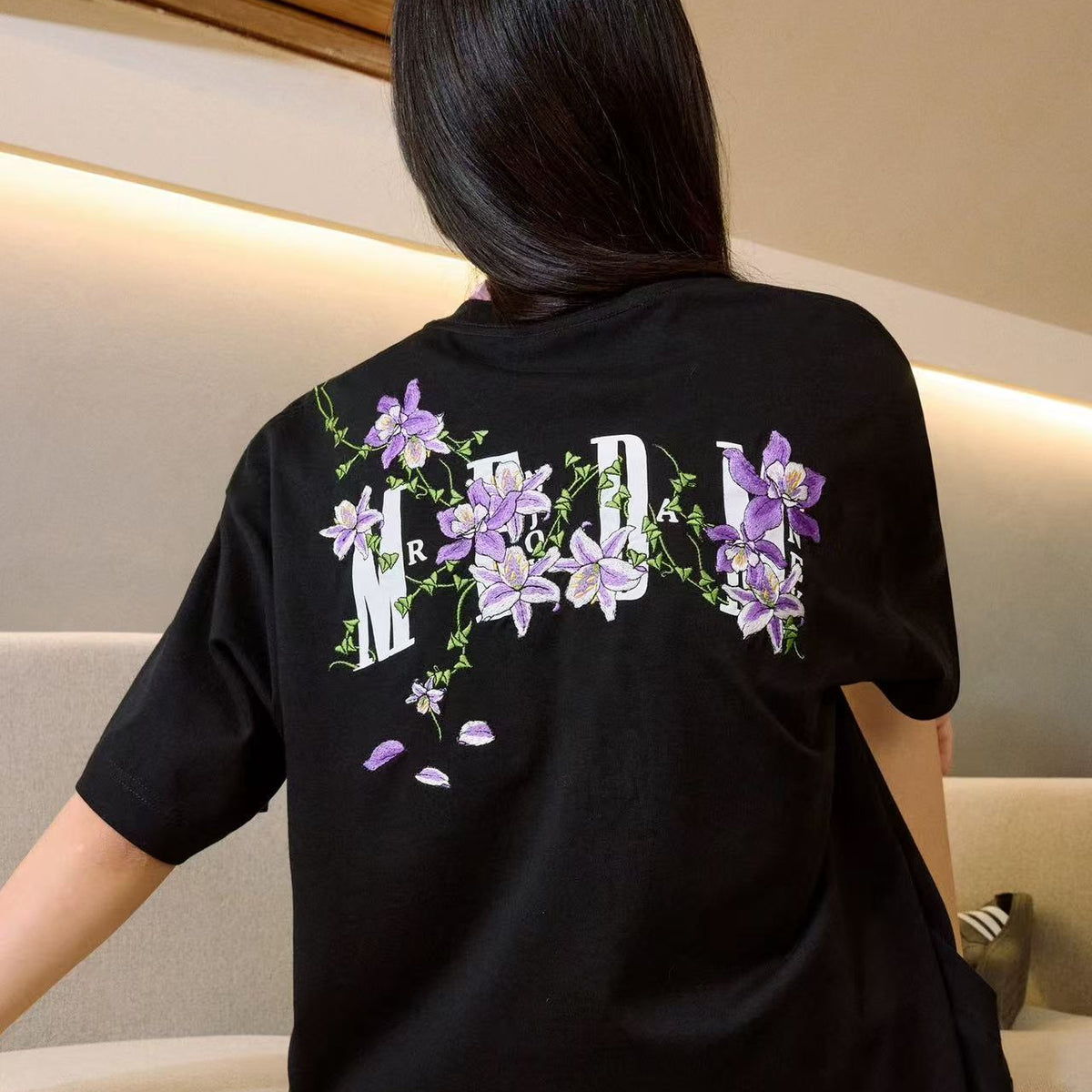 MEDM Vine and Flower Embroidered Short-sleeved T-shirt