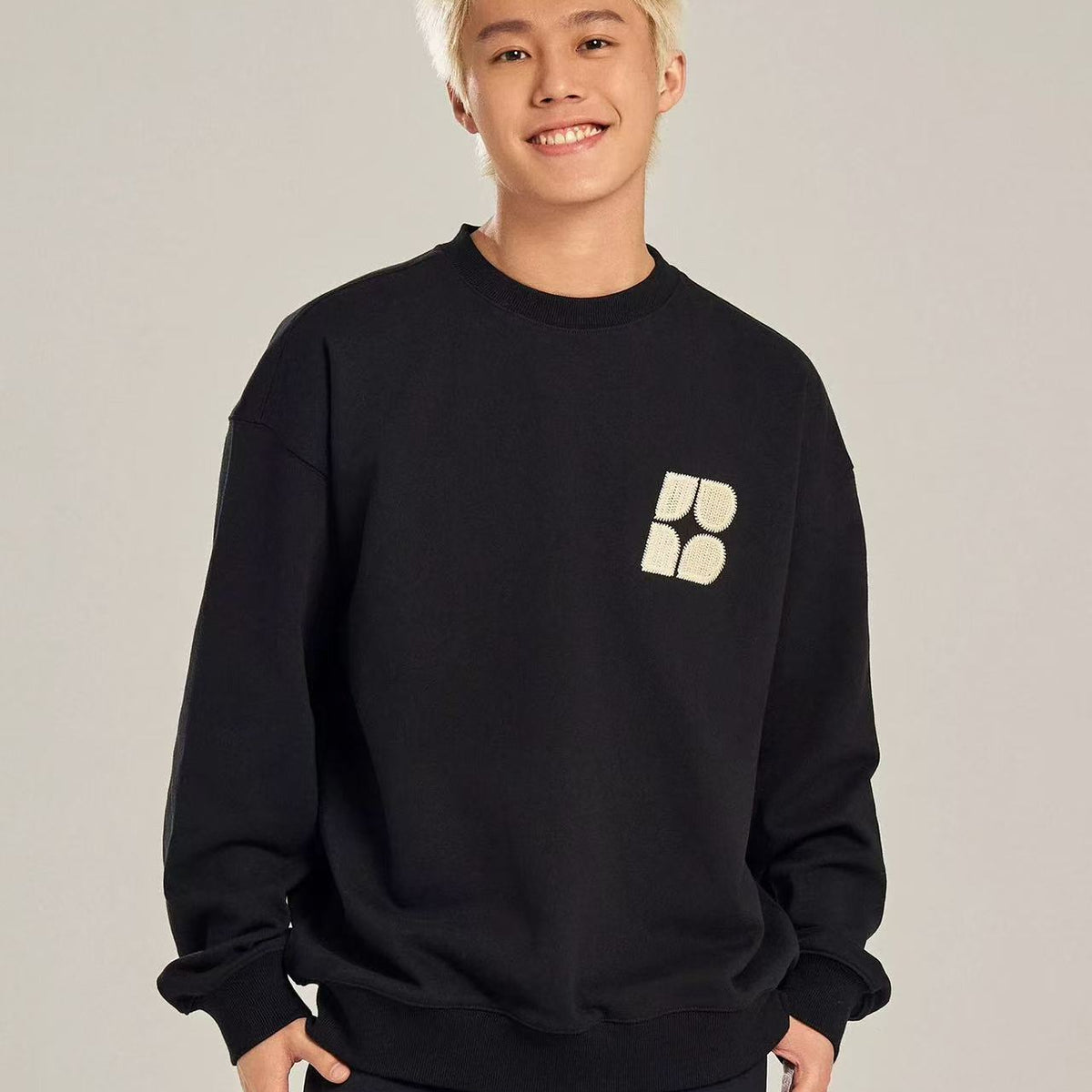 BIPOLAR Four-pointed Star Chain Sweatshirt