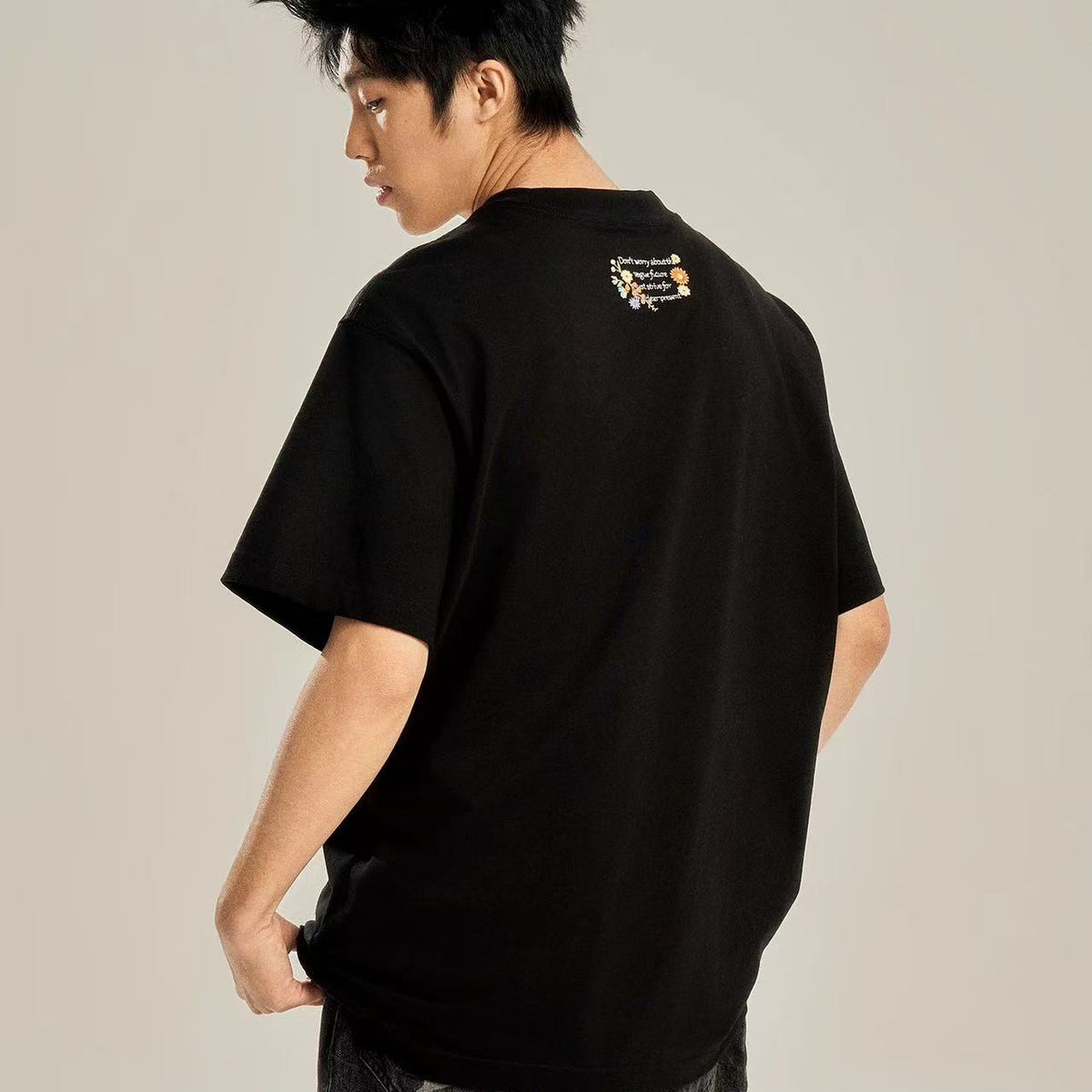 BIPOLAR Flower Embroidered Short-sleeve T-shirt