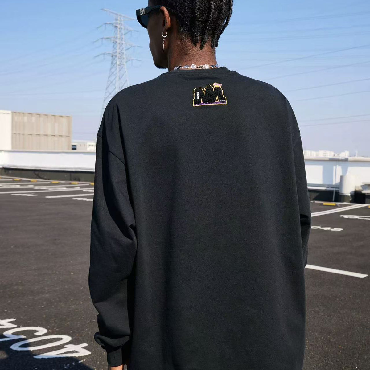 MEDMxNecessityFinery Toothbrush Embroidered Long-sleeved T-shirt