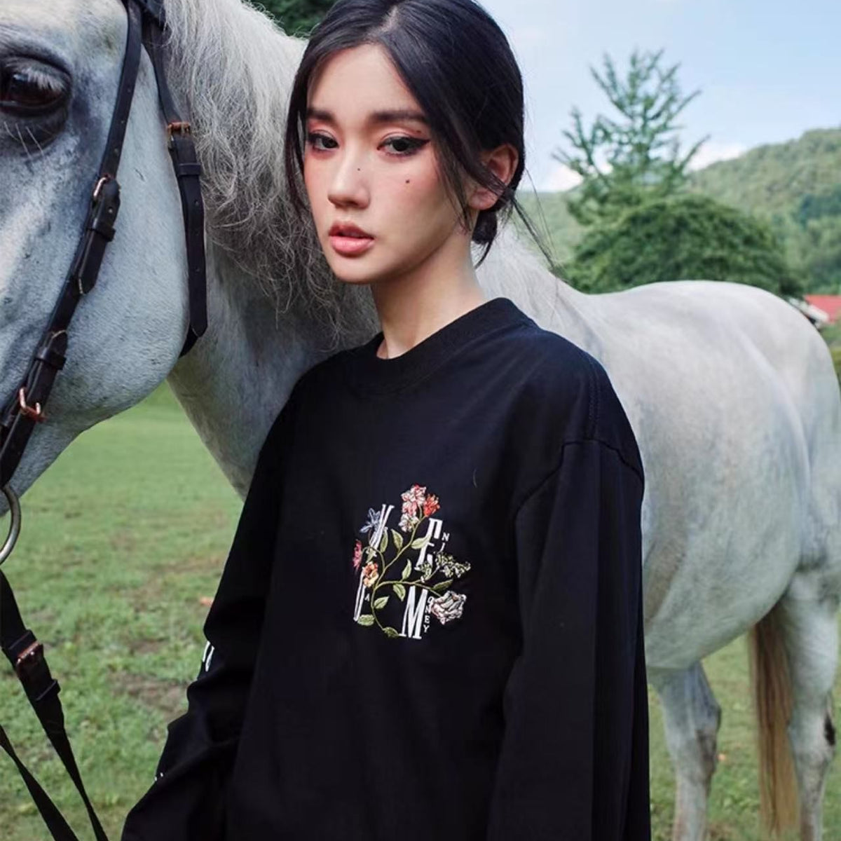 MEDM Floral Embroidered Long-sleeve T-shirt