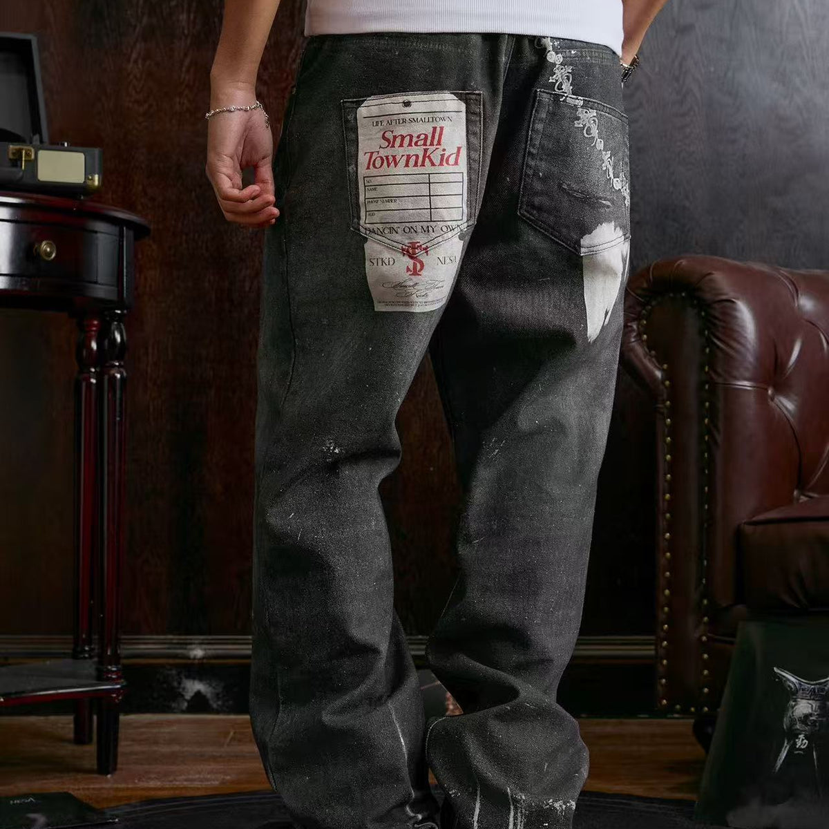 STK Vintage Distressed Wash 3D Badge Print Jeans