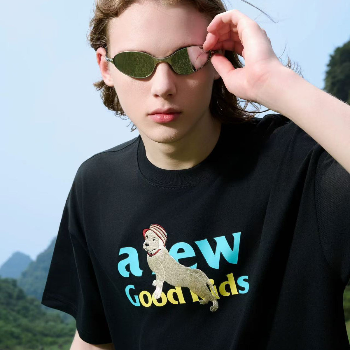 AFGK Vacation Puppy Embroidered Short Sleeve T-Shirt