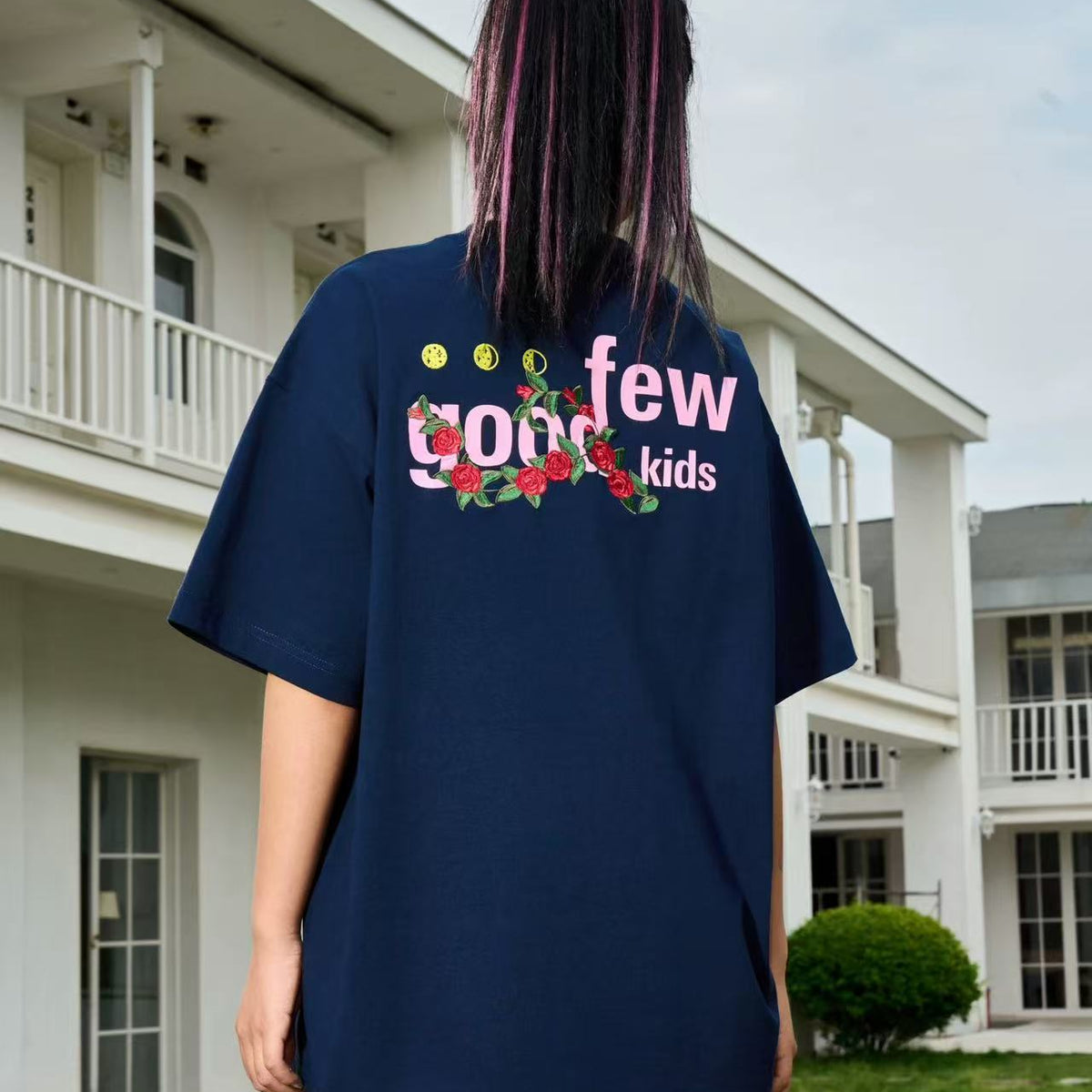 AFGK "Vine Garden" Rose Embroidered Short-sleeved T-shirt