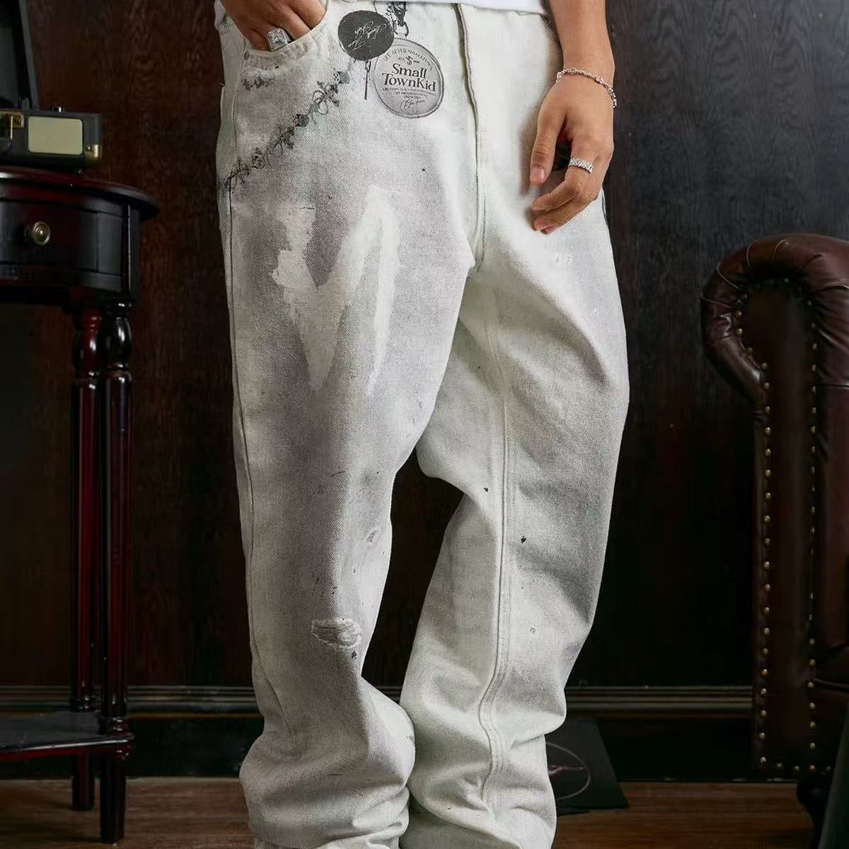 STK Vintage Distressed Wash 3D Badge Print Jeans
