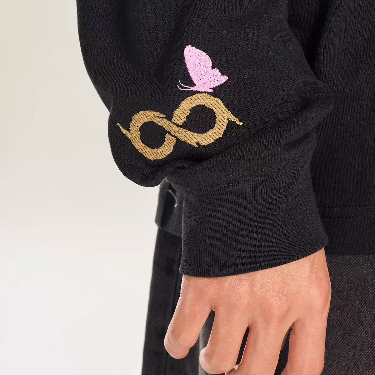 BIPOLAR Embroidered Flower Long-sleeved Sweatshirt
