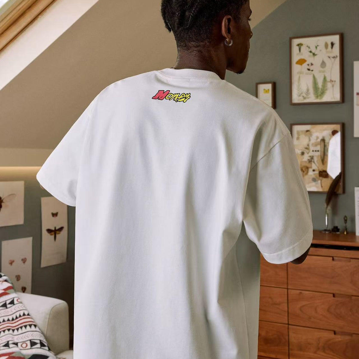 MEDM Candle Flame Embroidered Short-sleeved T-shirt