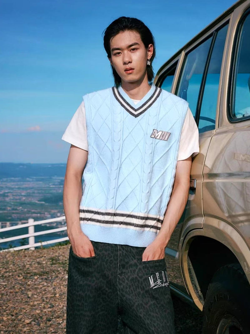 MEDM V-neck Embroidered Sleeveless Sweater