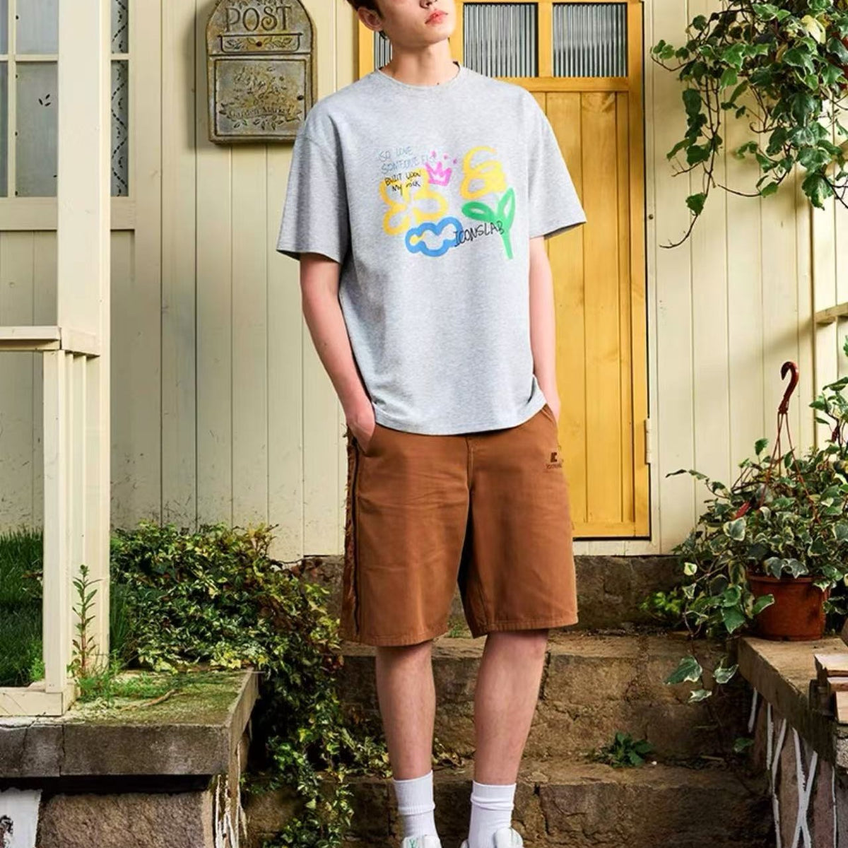 ICONSLAB Fun Hand Drawn Doodle Flowers T-shirts