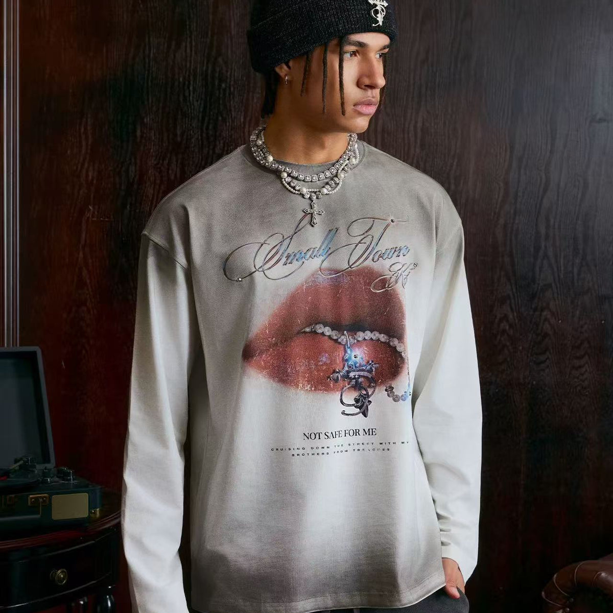 STK Vintage Dirty Wash Glitter Lip Long-Sleeve T-Shirt