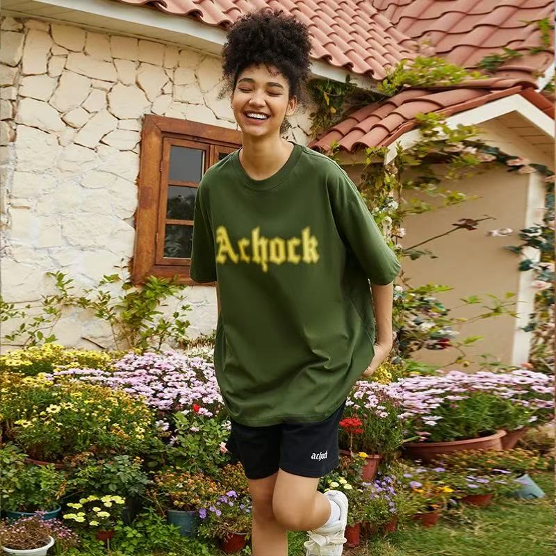 ACHOCK Simple Dot Logo Blur Printed T-shirt