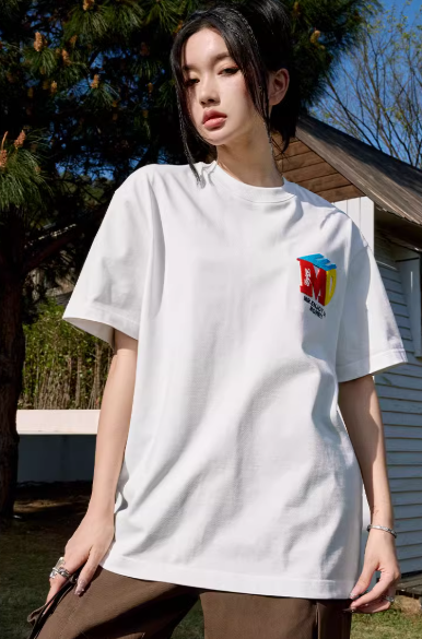 MEDM Three-dimensional Logo Embroidered Short-sleeved T-shirt