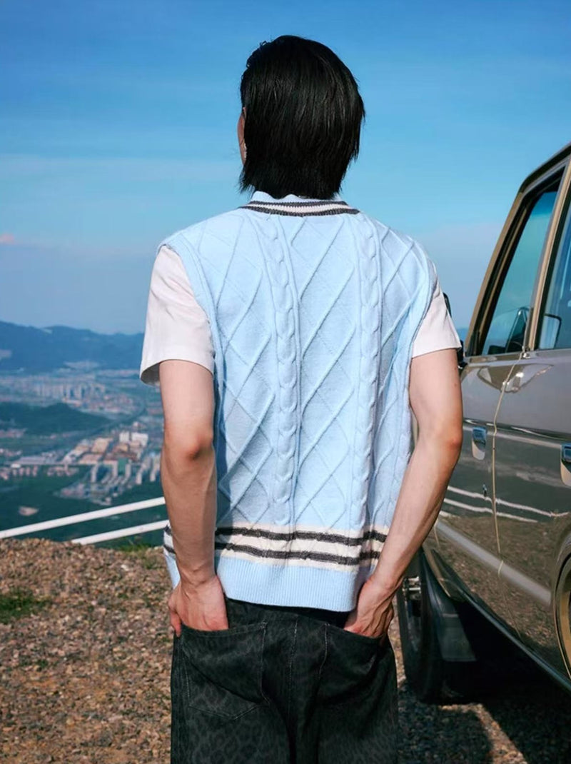 MEDM V-neck Embroidered Sleeveless Sweater