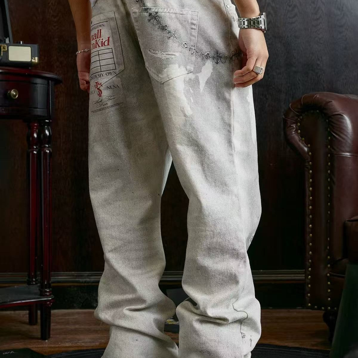 STK Vintage Distressed Wash 3D Badge Print Jeans